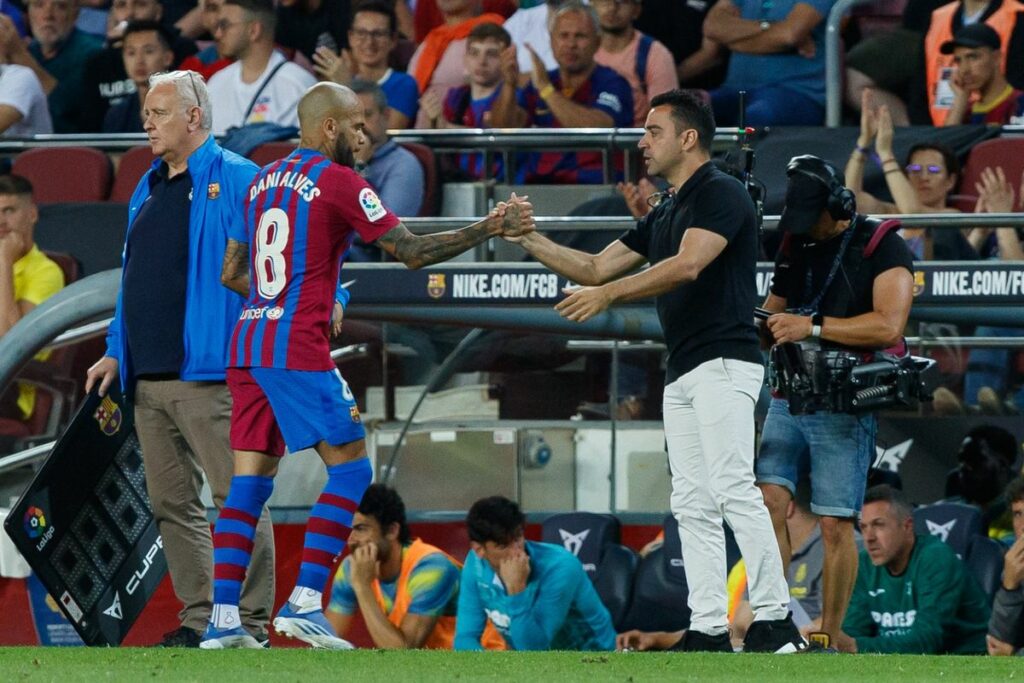 Confirmed: Alves will leave Barcelona for the second time